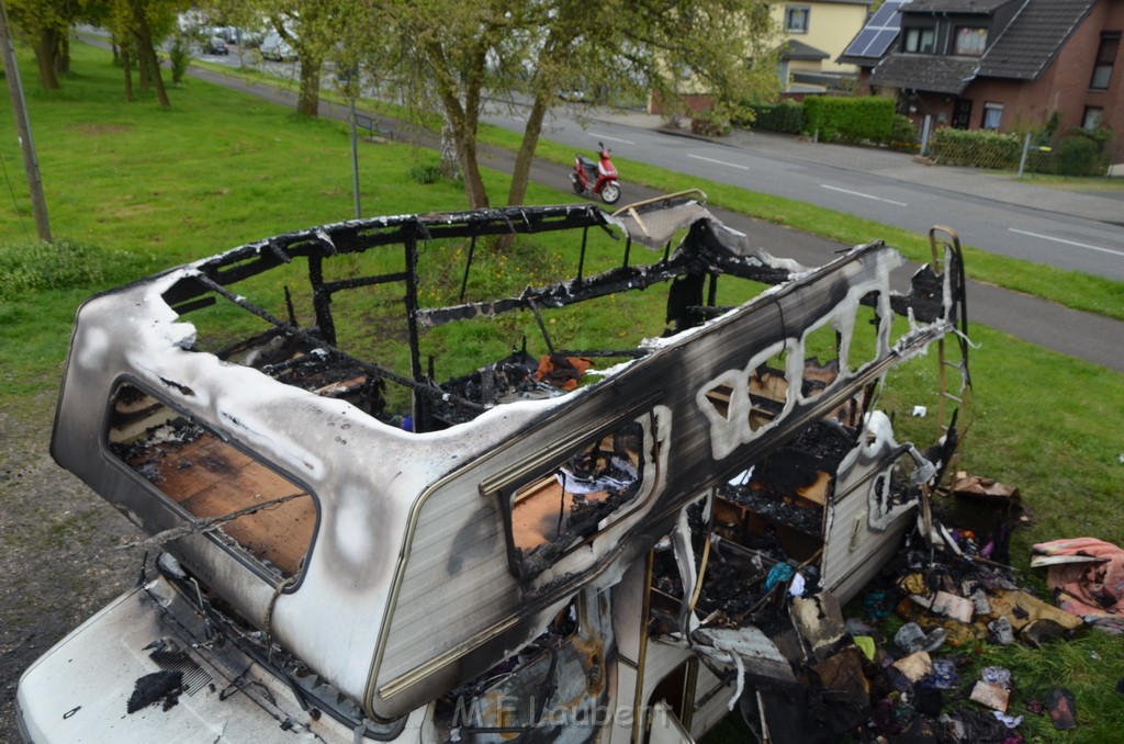 Wohnmobil ausgebrannt Koeln Porz Linder Mauspfad P100.JPG - Miklos Laubert